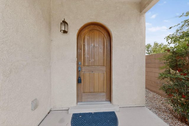 3701 Candelarias Lane NW, Albuquerque, NM 87107