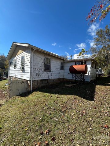 39 Rocky Ridge Road, Asheville, NC 28806