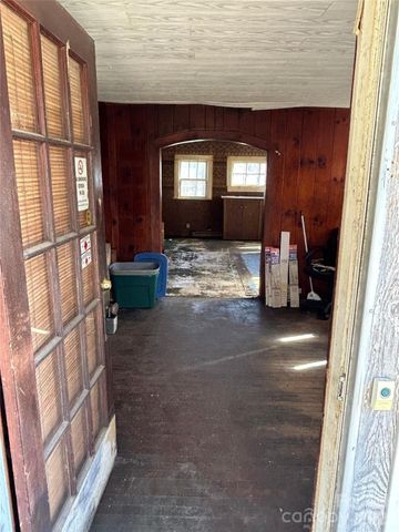 39 Rocky Ridge Road, Asheville, NC 28806