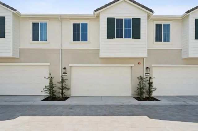 3581 S. Eichler Paseo, Ontario, CA 91761