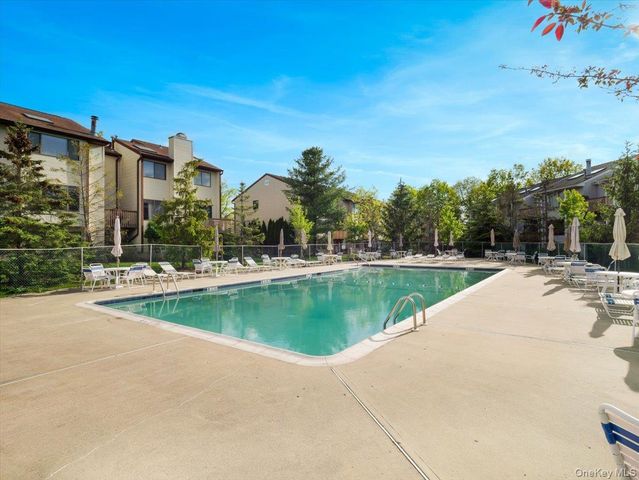 5 Isabel Court, Nanuet, NY 10954