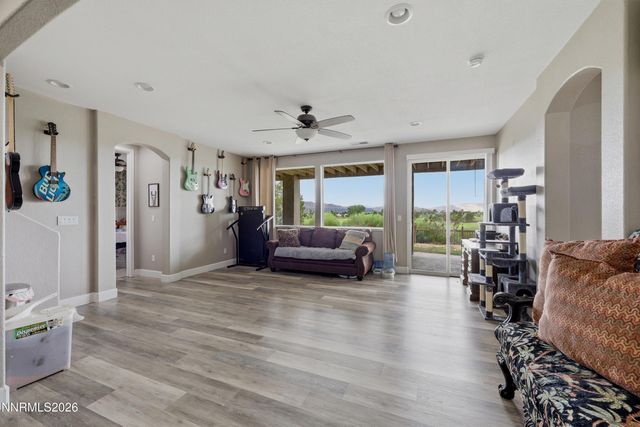 2904 Oxley Drive, Sparks, NV 89436