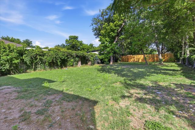 1515 E Waco Avenue, Dallas, TX 75216
