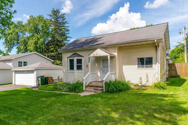 423 Lily Lane, Lakemoor, IL 60051
