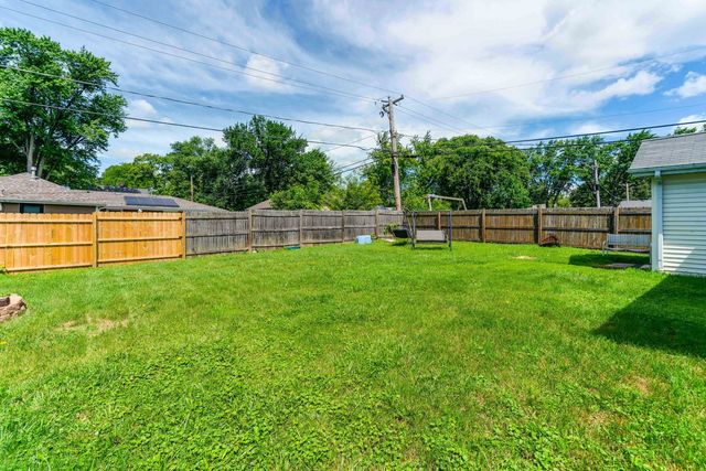423 Lily Lane, Lakemoor, IL 60051