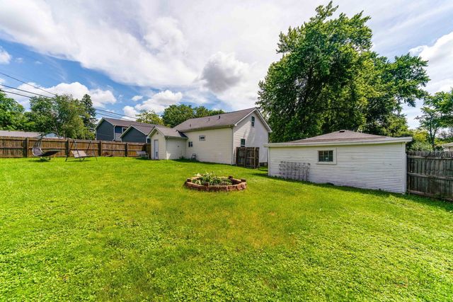 423 Lily Lane, Lakemoor, IL 60051