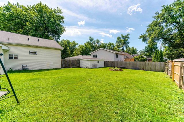 423 Lily Lane, Lakemoor, IL 60051