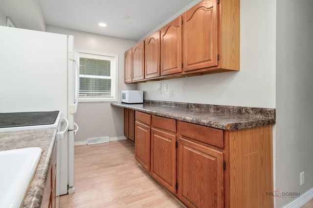 423 Lily Lane, Lakemoor, IL 60051