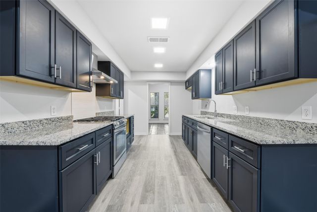 618 Green Hills Court, Duncanville, TX 75137