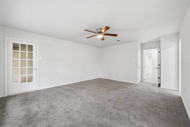 618 Green Hills Court, Duncanville, TX 75137