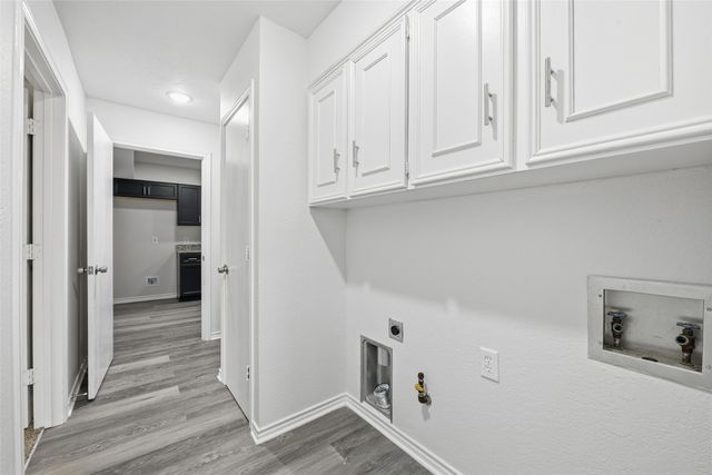 618 Green Hills Court, Duncanville, TX 75137