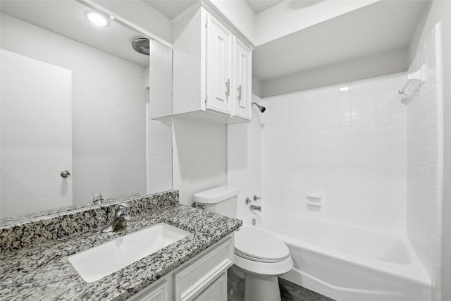 618 Green Hills Court, Duncanville, TX 75137