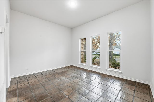 618 Green Hills Court, Duncanville, TX 75137