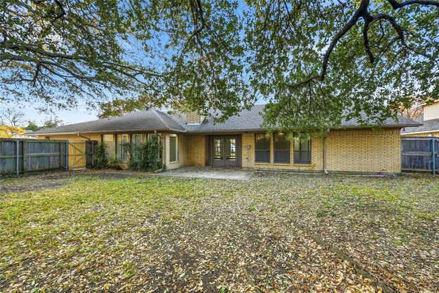 618 Green Hills Court, Duncanville, TX 75137