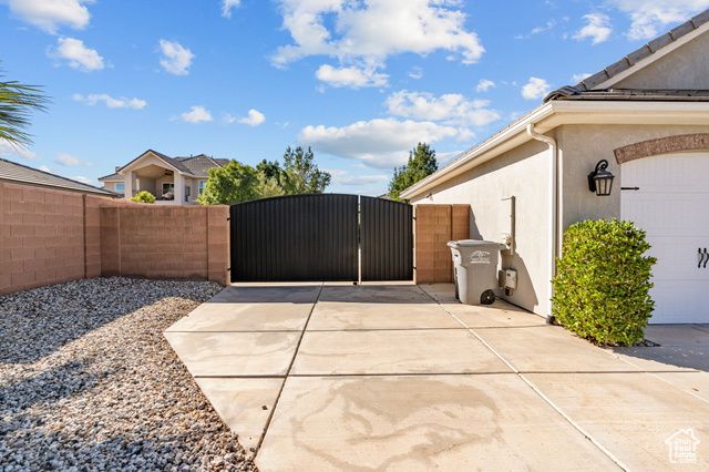 2334 E CRIMSON RIDGE DR, St. George, UT 84790