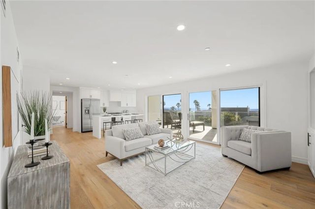 723 Balboa Avenue, Laguna Beach, CA 92651