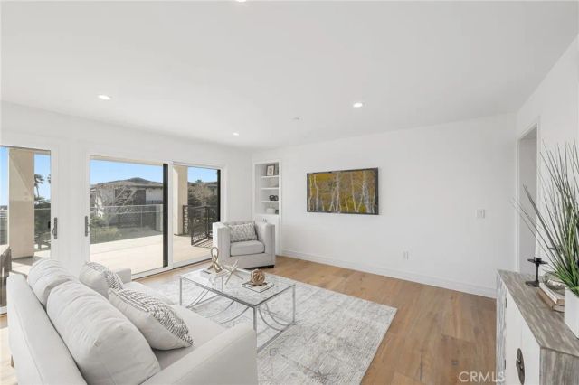 723 Balboa Avenue, Laguna Beach, CA 92651