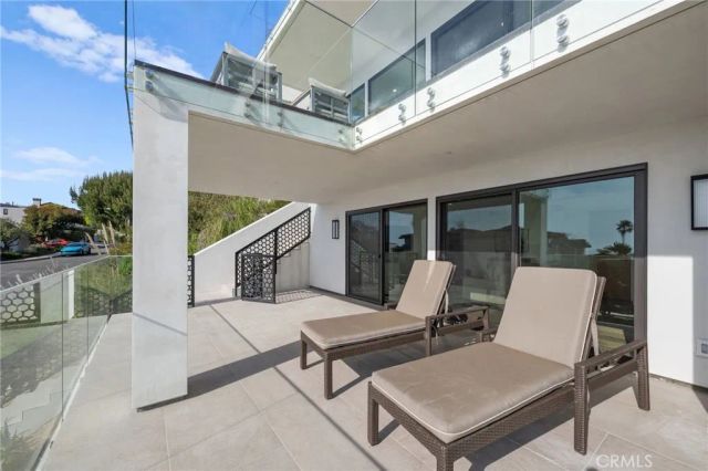 723 Balboa Avenue, Laguna Beach, CA 92651