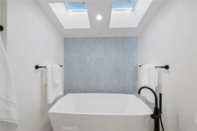 723 Balboa Avenue, Laguna Beach, CA 92651