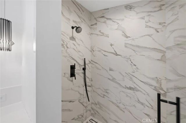 723 Balboa Avenue, Laguna Beach, CA 92651