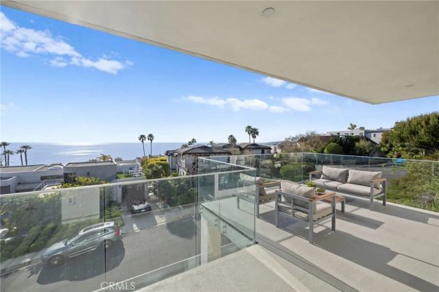 723 Balboa Avenue, Laguna Beach, CA 92651