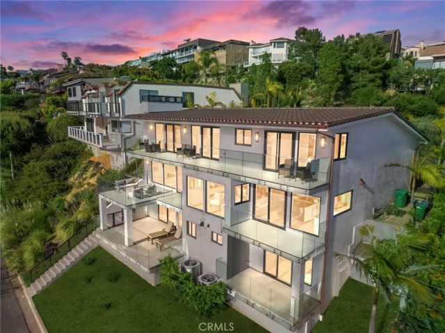 723 Balboa Avenue, Laguna Beach, CA 92651