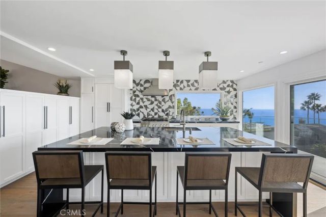 723 Balboa Avenue, Laguna Beach, CA 92651