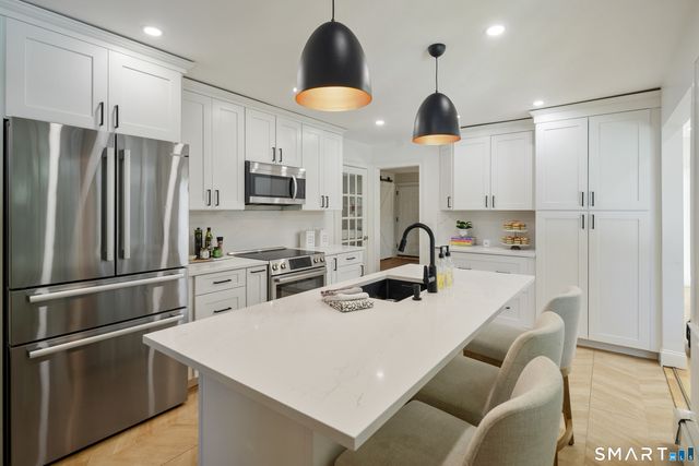 761 New Norwalk Road, New Canaan, CT 06840