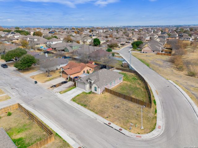 2185 Keystone Dr, New Braunfels, TX 78130