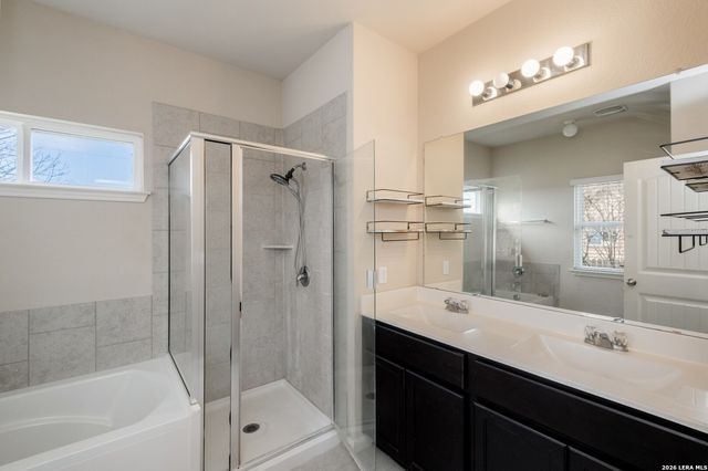 2185 Keystone Dr, New Braunfels, TX 78130