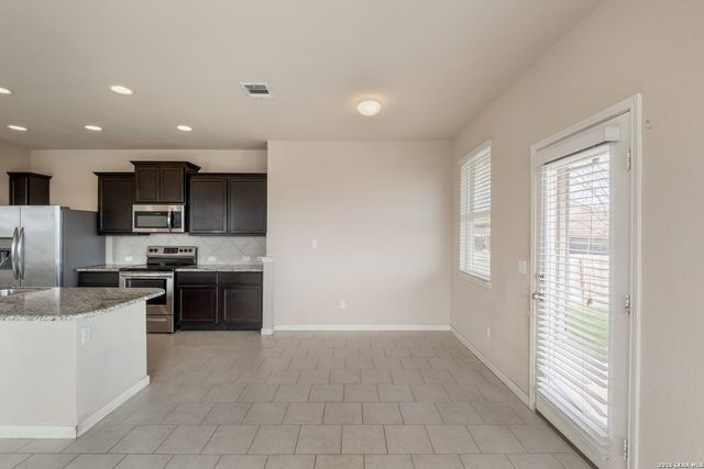 2185 Keystone Dr, New Braunfels, TX 78130