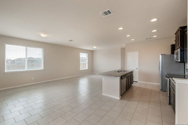 2185 Keystone Dr, New Braunfels, TX 78130