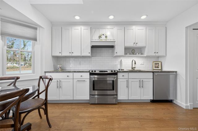 1 Mechanic Court, Huntington, NY 11743