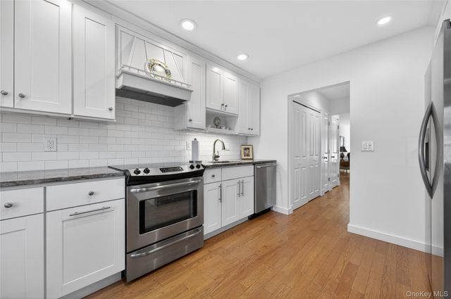 1 Mechanic Court, Huntington, NY 11743