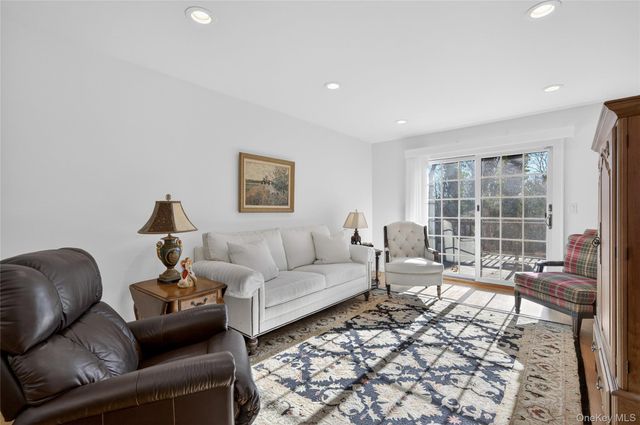 1 Mechanic Court, Huntington, NY 11743