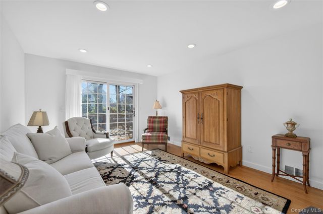 1 Mechanic Court, Huntington, NY 11743