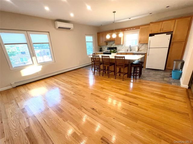 6622 53rd Avenue 2, Maspeth, NY 11378