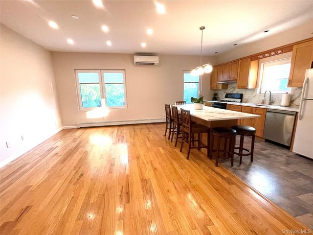 6622 53rd Avenue 2, Maspeth, NY 11378