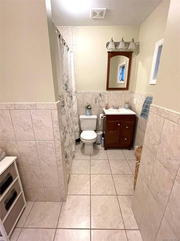 6622 53rd Avenue 2, Maspeth, NY 11378