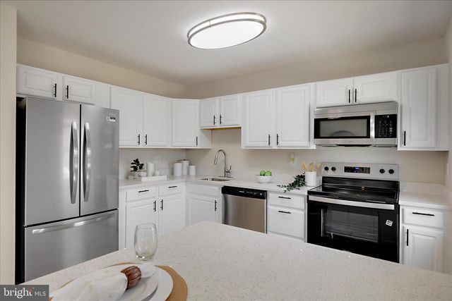 1042 CAPE SPLITT HARBOUR, Pasadena, MD 21122