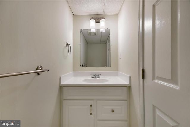 1042 CAPE SPLITT HARBOUR, Pasadena, MD 21122