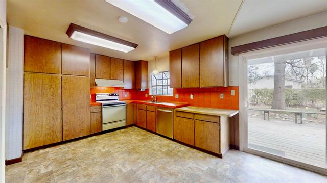 8904 Talisman Dr, Sacramento, CA 95826