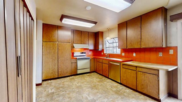 8904 Talisman Dr, Sacramento, CA 95826