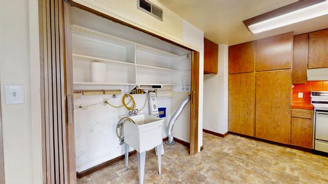 8904 Talisman Dr, Sacramento, CA 95826