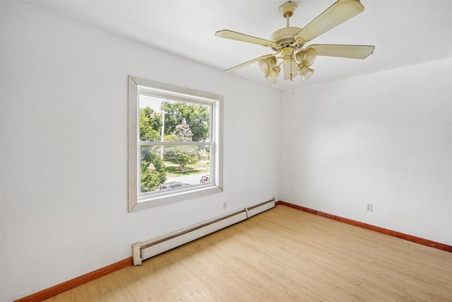 1940 Arlington Avenue, Des Moines, IA 50314