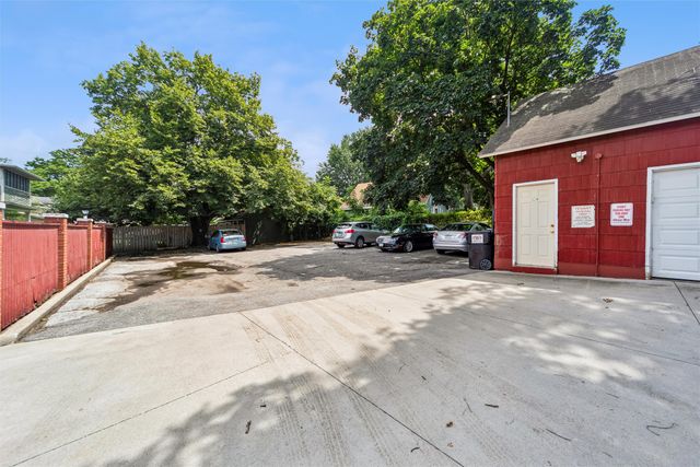 1940 Arlington Avenue, Des Moines, IA 50314