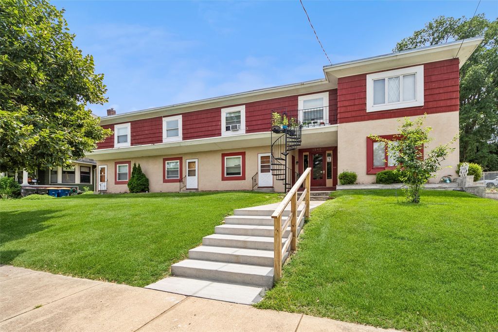 1940 Arlington Avenue, Des Moines, IA 50314