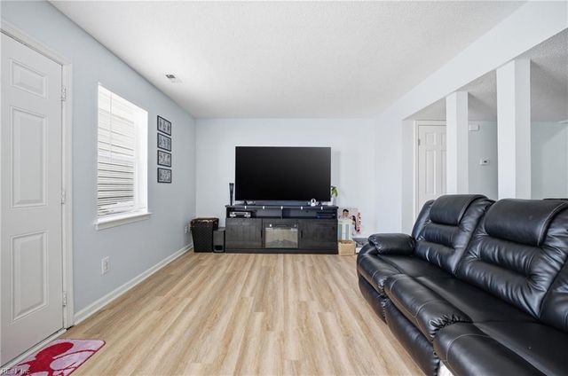 3608 Harbinger Rd Apt 103, Virginia Beach, VA 23453