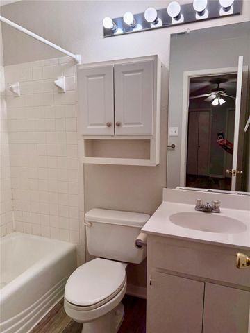 8112 Willet Trail TRL B, Austin, TX 78745