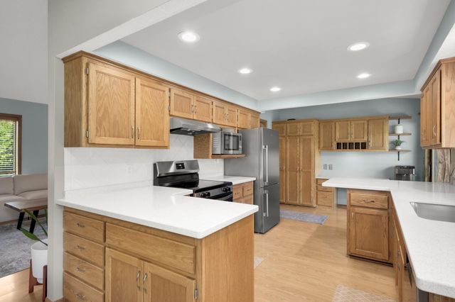 17870 Jaguar Circle, Lakeville, MN 55044